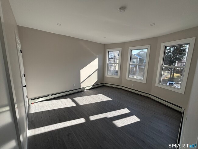 Photo - 82 Waldorf Ave