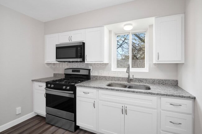 Photo - 7720 Ahern Ave