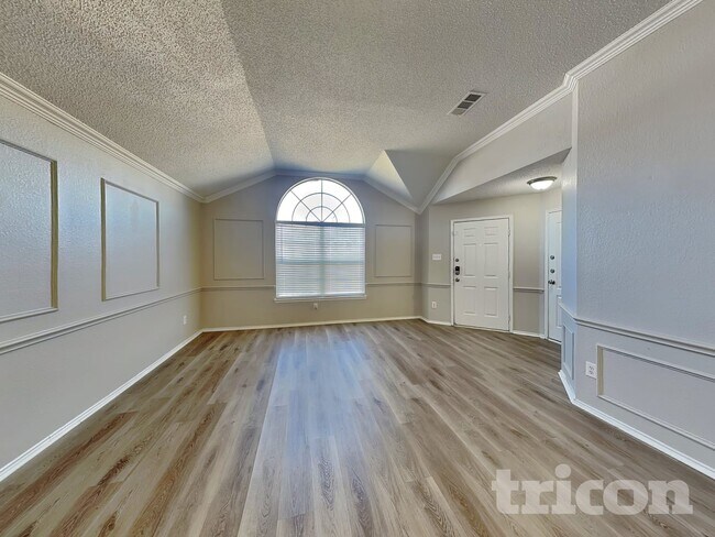 304 Dakota Dr