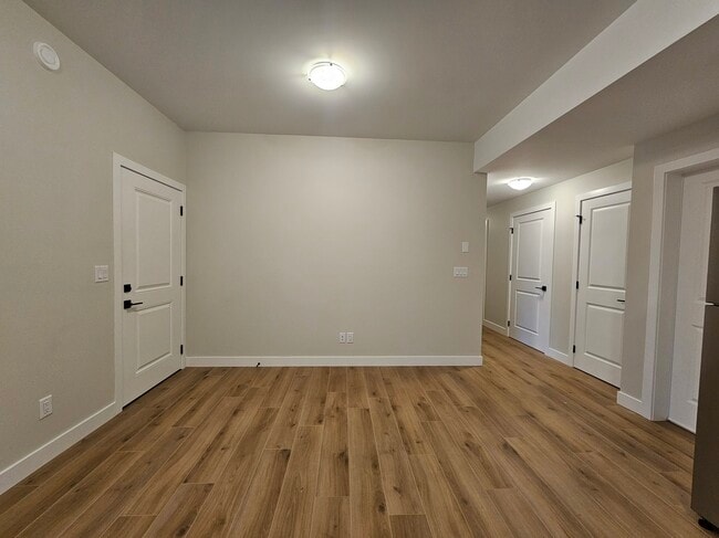 Photo - 46058 Bonny Ave