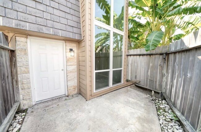 Building Photo - 16120 Stuebner Airline Rd Unit 108