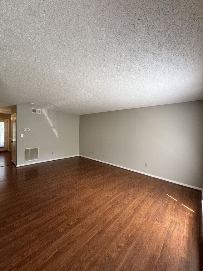 Photo - 134 Turnwood Ln