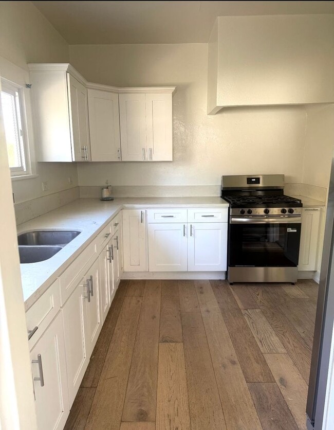 1715 Chino St Unidad C - Main House