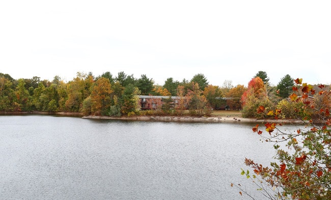 Building Photo - Lakeview Apartments