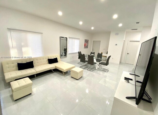 Photo - 9995 NW 23rd Ave Apartamento Unidad 9995
