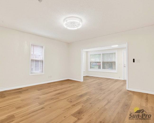 Building Photo - 213 Live Oak Ave Unit A