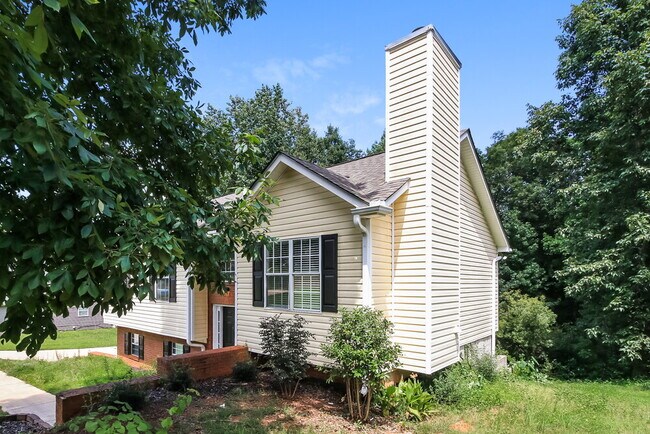 Photo - 505 Brewer Dr