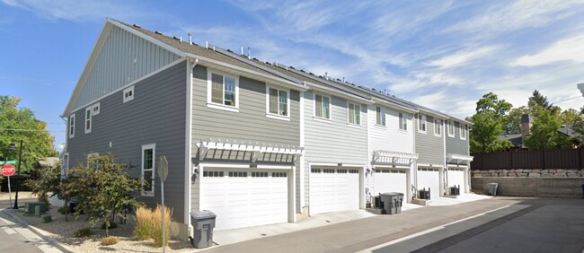 Photo - 3 Bedroom Townhome available in North Salt...