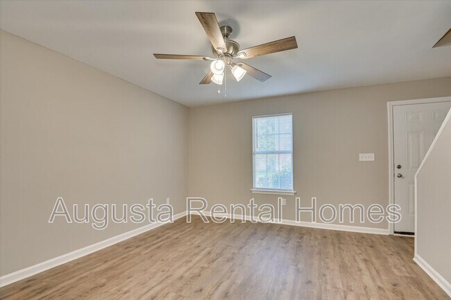 Photo - 142 Chalet N Blvd