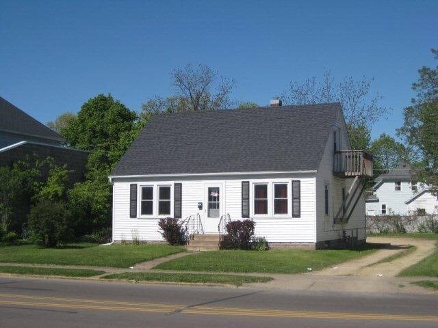 Photo - 1315 Broadway St S