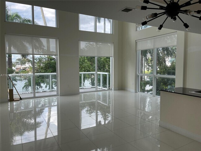 Photo - 1861 NW S River Dr Unidad A09