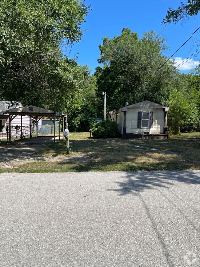 Building Photo - Available 8/6 Rental