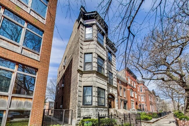 Building Photo - 2018 N Mohawk St Unit 2 Rental