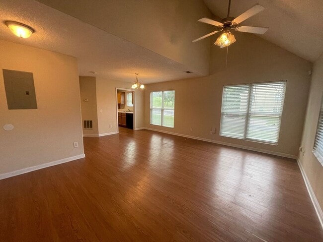 Photo - LEASING FOR JANUARY 2026! 1/2 SECURITY DEP...