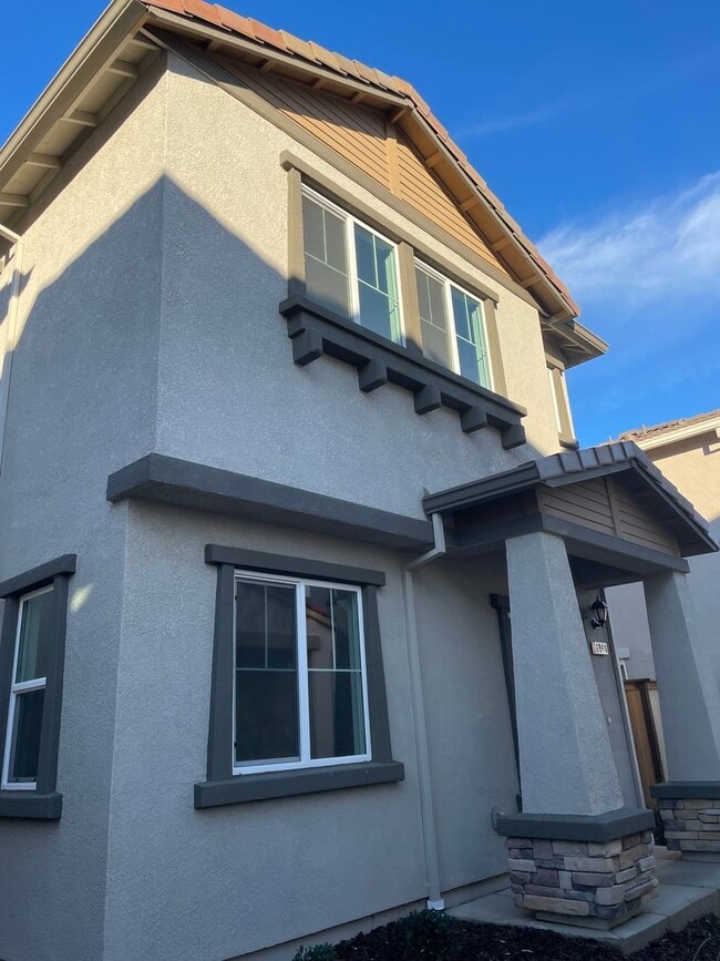 Photo - SOLAR SMART HOME IN WEST ROSEVILLE!