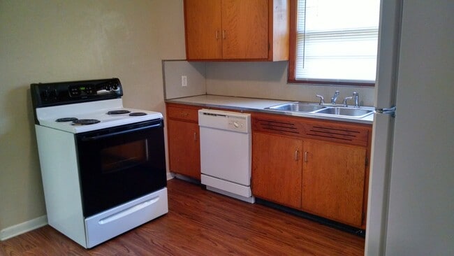 Photo - 7830 Donnelly Ave