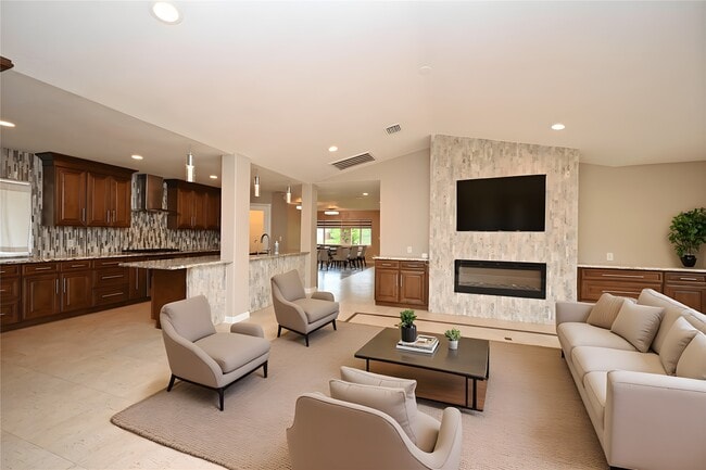 Building Photo - 2127 Lamonte Ln