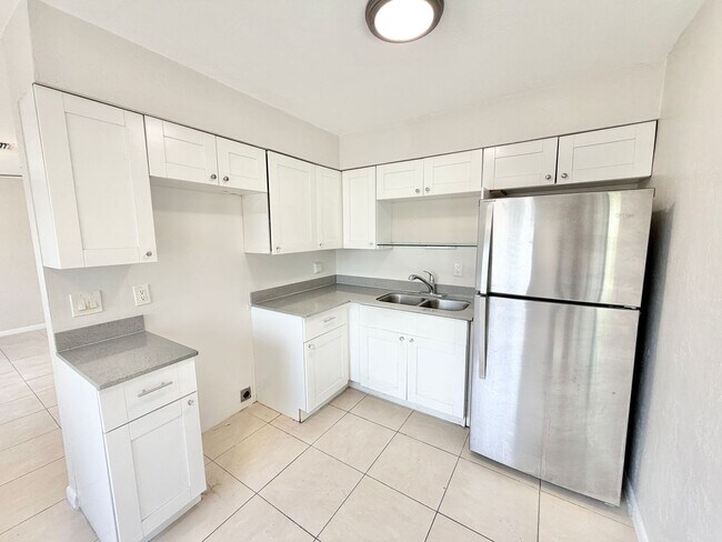 Photo - PIKUS (1931 Sunshine Blvd) Unidad #1929