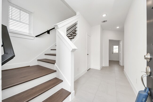 Photo - 1420 Shaded Rock Dr