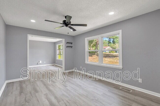 Photo - 808 Darlington Dr