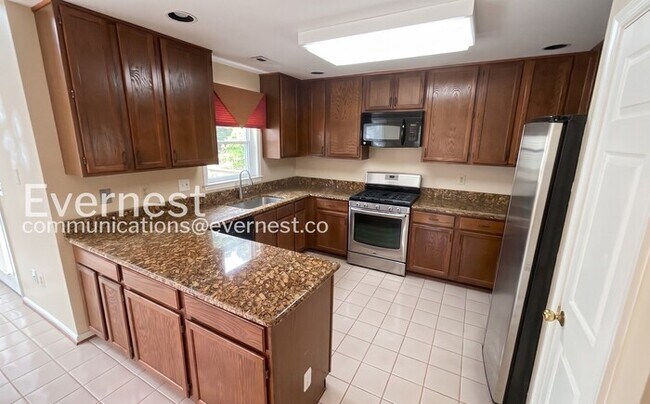 5121 Winding Woods Dr