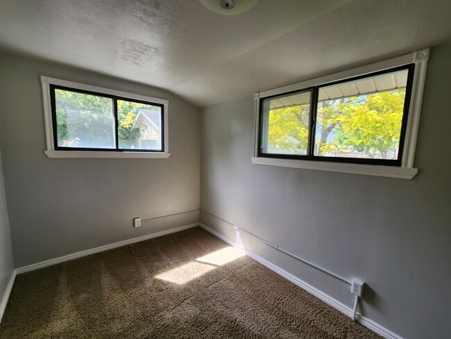 Photo - Poplar Grove 3 bd. House! Pets ok! Love the yard!