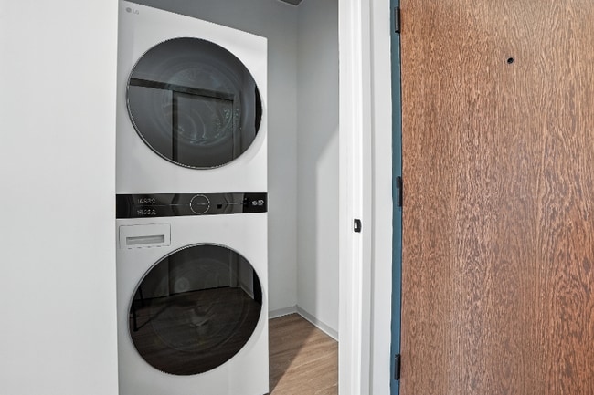 Photo - 1721 S Michigan Ave