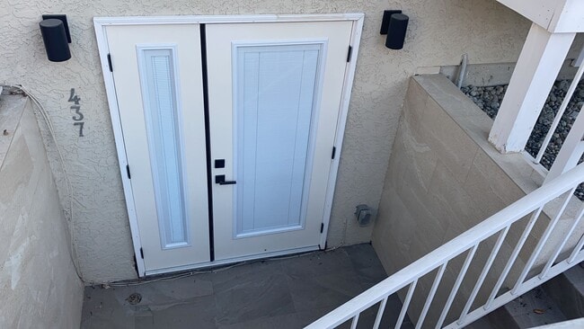 Photo - 437 18th Av W