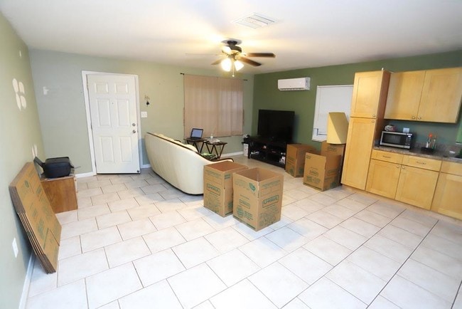 Photo - 425 W Alamo Dr