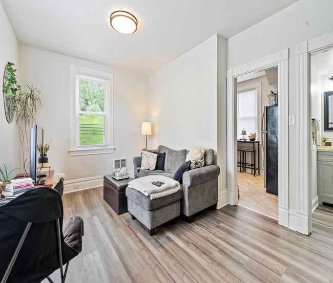 Photo - 388 Ingomar St Unit Apt 1