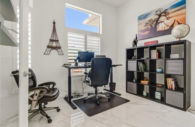 Photo - 2662 2nd St NW