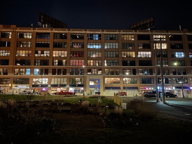 Building Photo - 500 Robert St N Unit 302