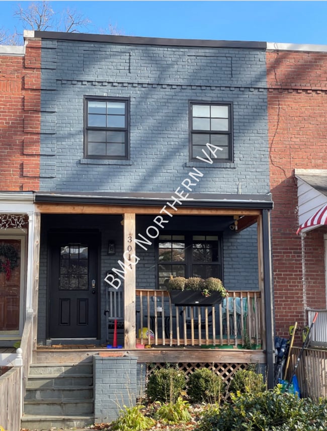 Building Photo - 3017 Manning St
