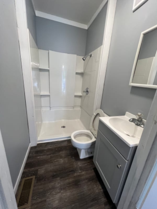 Photo - 913 N Main St