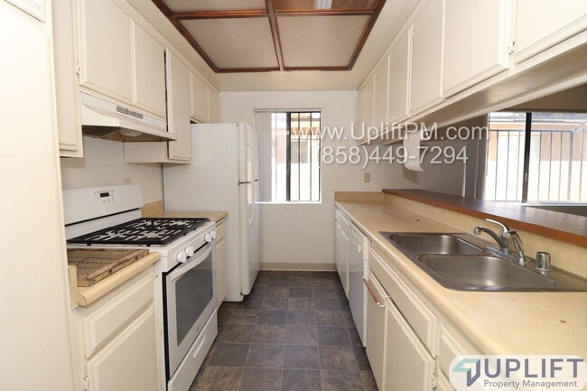 2863 Broadway Unit 102