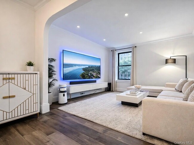 3000 Valentine Ave Unit 2E