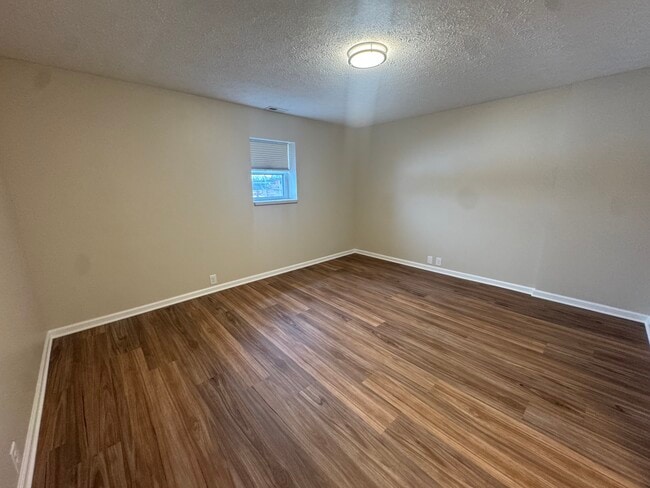 Photo - 116 1/2 S Main St - Tipton Unit 205