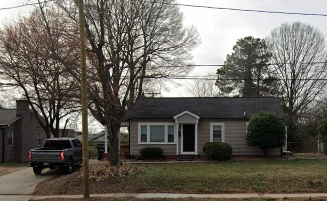 Building Photo - 808 Eastway Dr