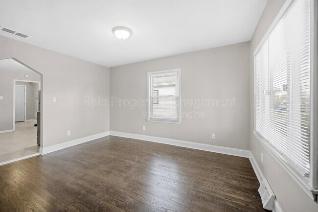 Photo - 4336 Howe Rd