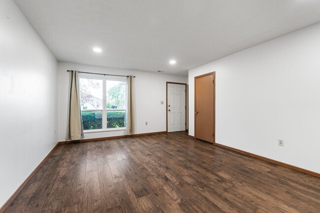 Photo - 503 Rosehill Dr