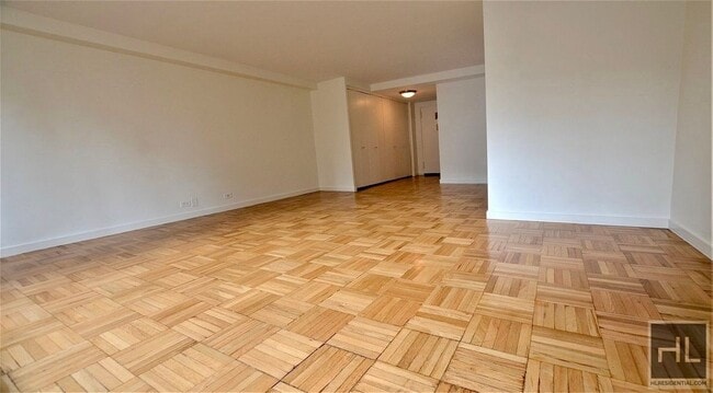 Photo - EAST 49 STREET Unidad 7O