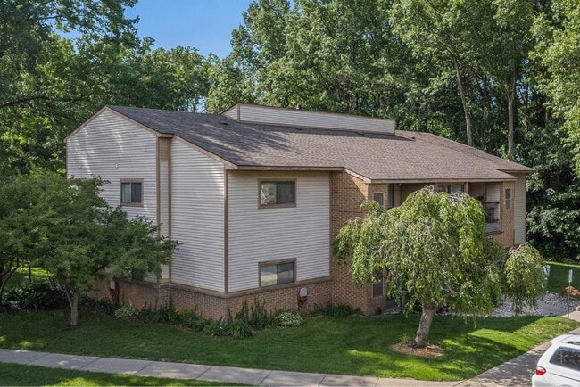 Photo - Pine Creek Apartments