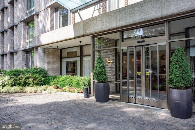 Photo - 950 25th St NW Unidad 723N