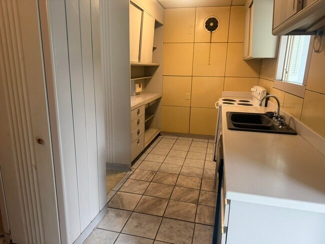 Photo - 2309 Aster St