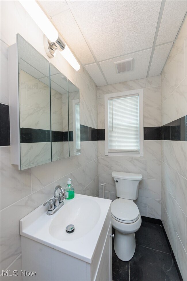 Photo - 2207 Campus Rd