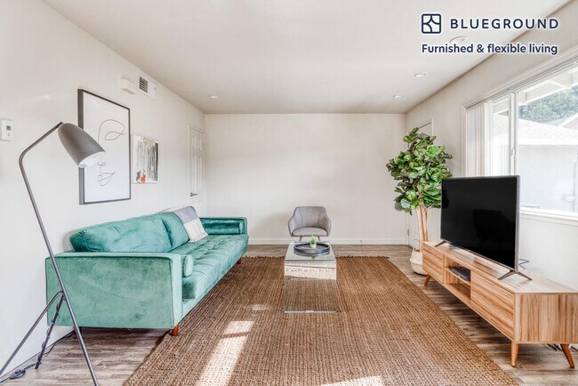 Photo - 465 Calderon Ave Unidad FL2-ID1640