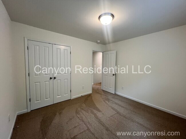 Photo - 505 Kelly Rd