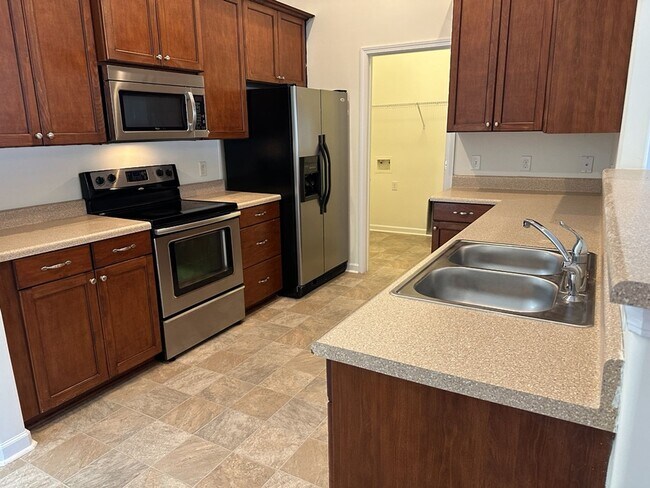 Photo - 20 Wesleyan Dr