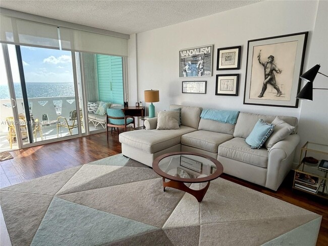 Photo - 2840 N Ocean Blvd Unidad 1008