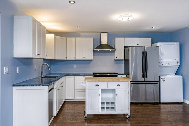 Photo - 32971 Hawthorne Av